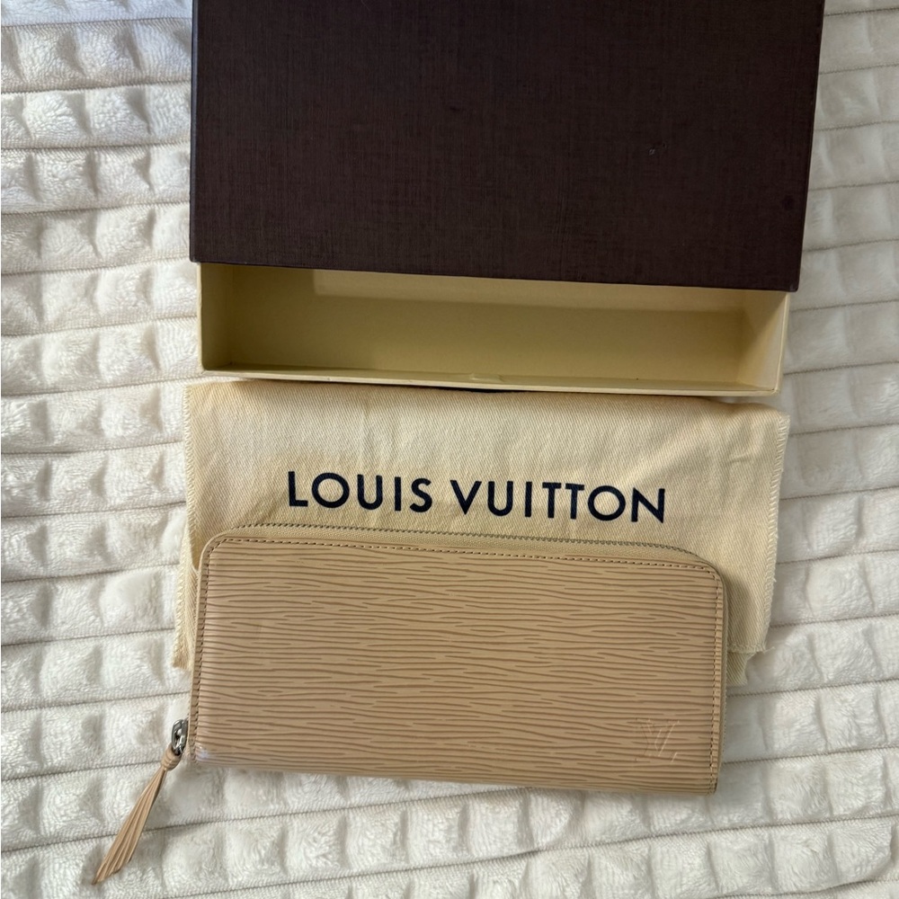 Louis Vuitton Tan Epi Leather Wallet